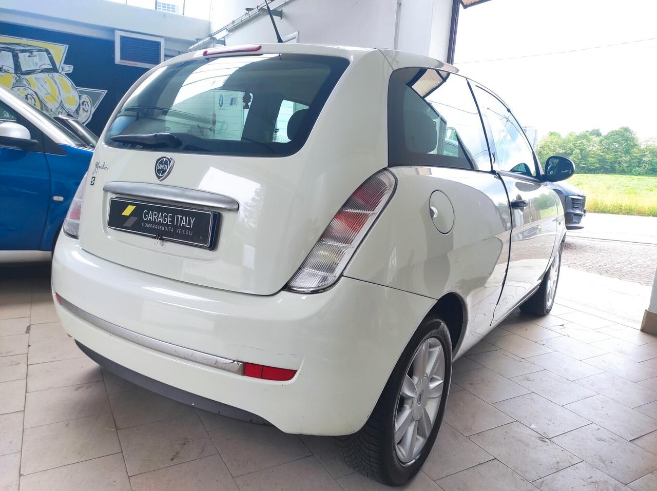 Lancia Ypsilon 1.2 Argento NEOPATENTATI