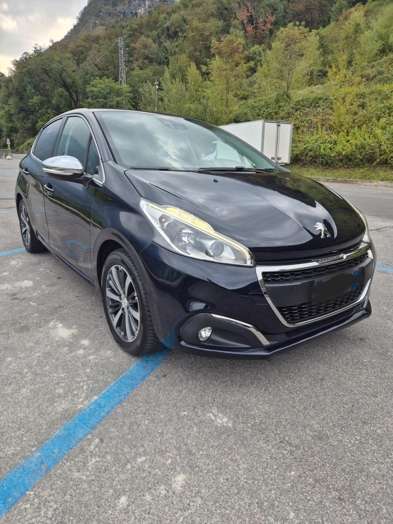 PEUGEOT 208 1.2 BENZINA ALLURE RETROCAMERA