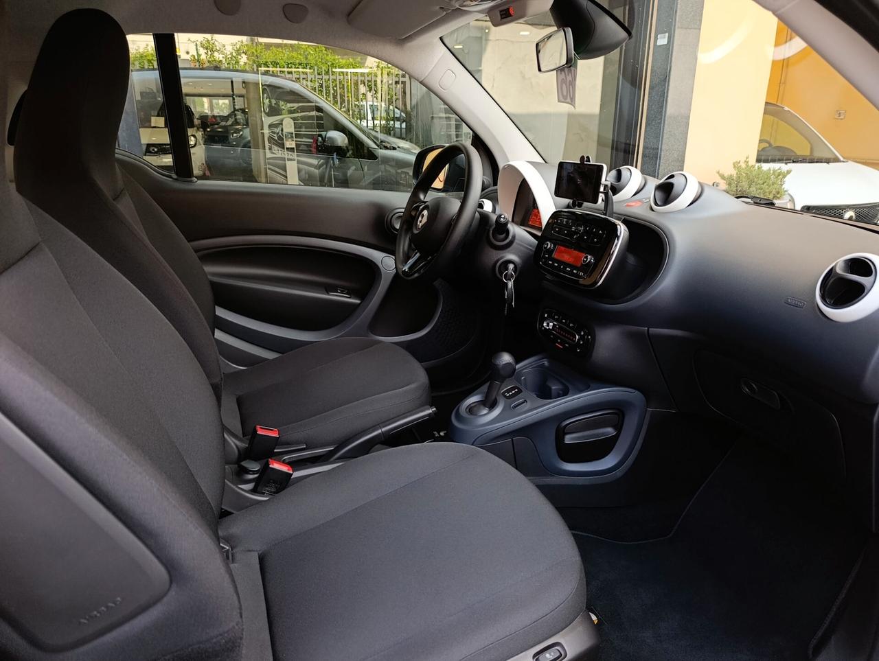 Smart ForTwo 70 1.0 twinamic aut. solo Km 8.142