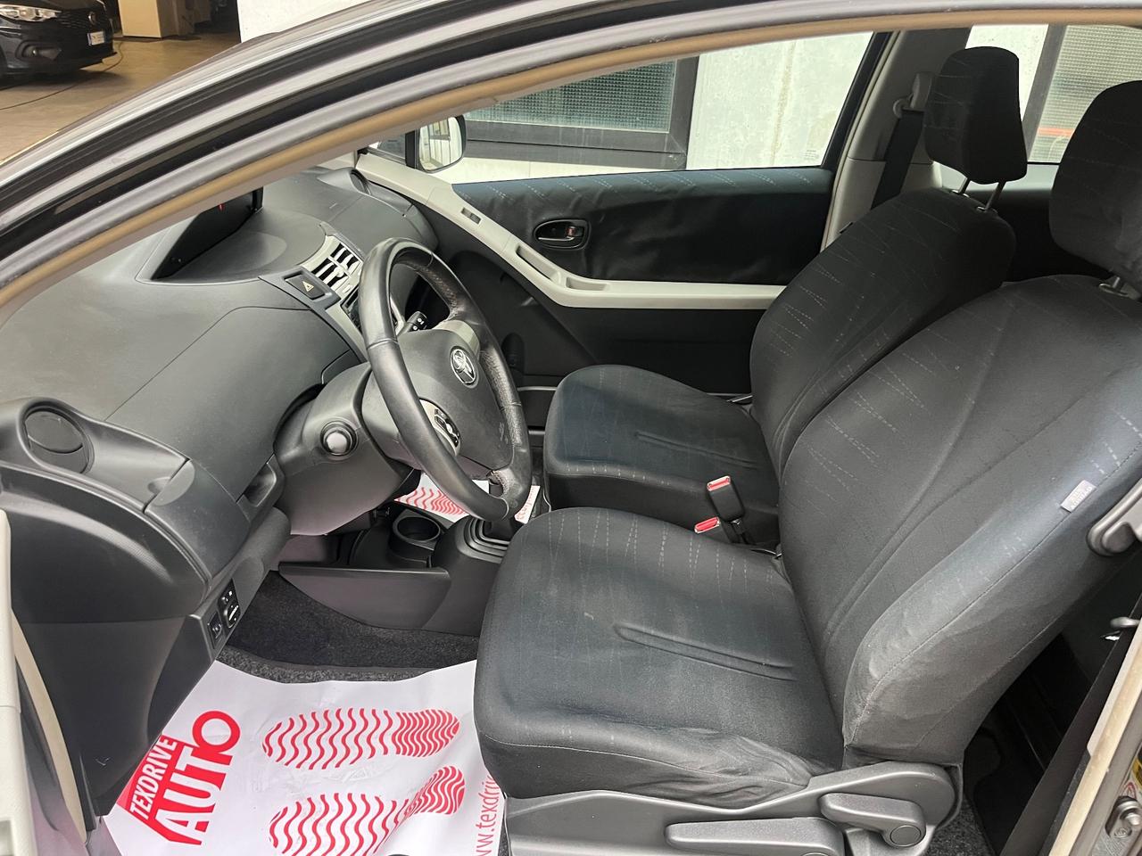 Toyota Yaris 1.0 3 porte Sol