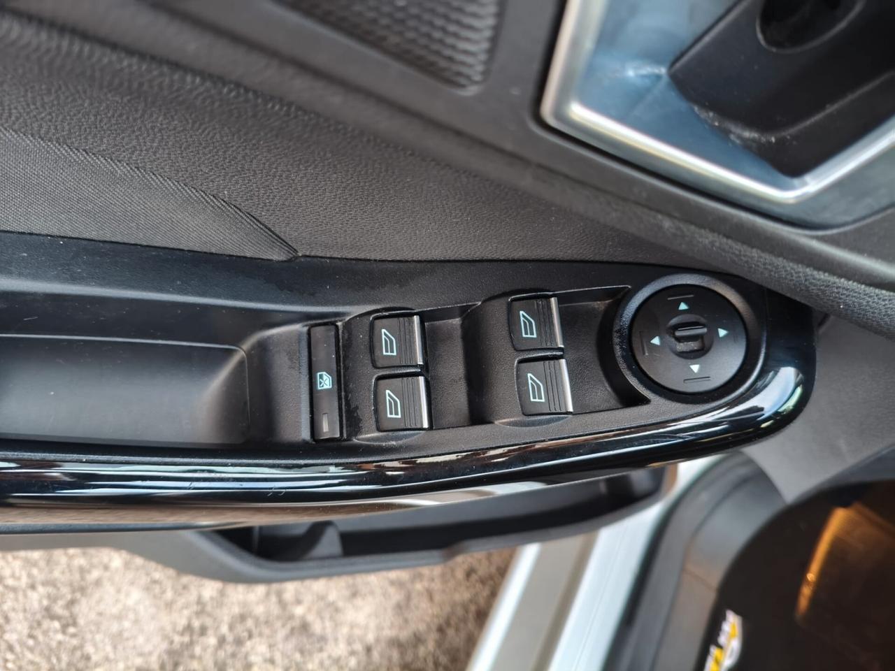 Ford Fiesta 1.5 TDCi 75CV 5 porte Titanium