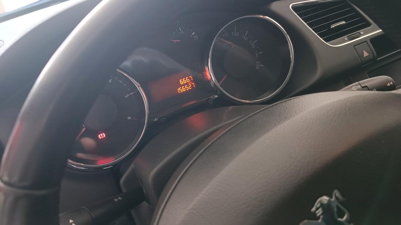 Peugeot 3008 1.6 HDi 115CV Style