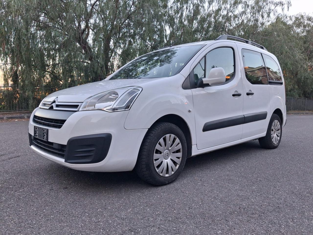 Citroen Berlingo Pianale ribassato con rampa disabili in carrozzina