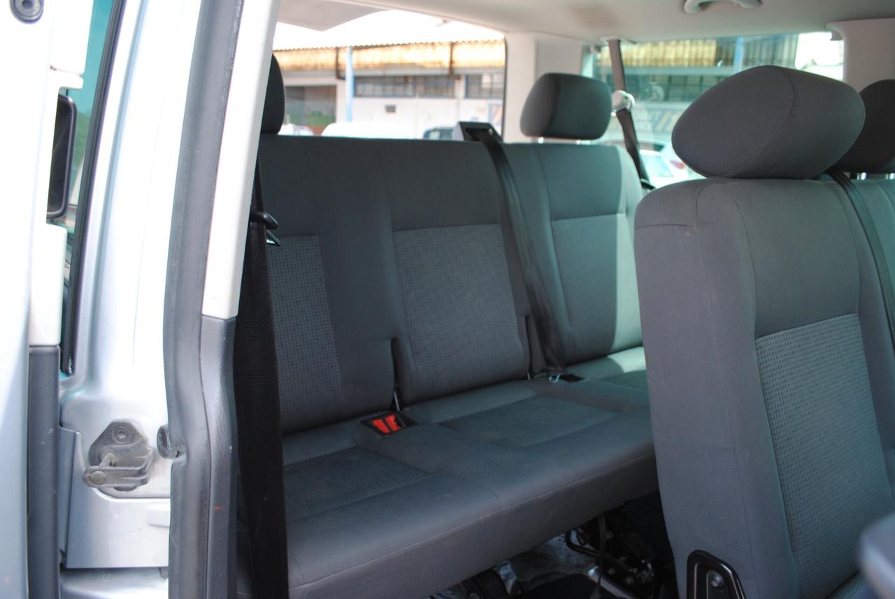 Volkswagen Transporter Caravelle 2.5 TDI/130CV PL 8 POSTI/TAGL. VW