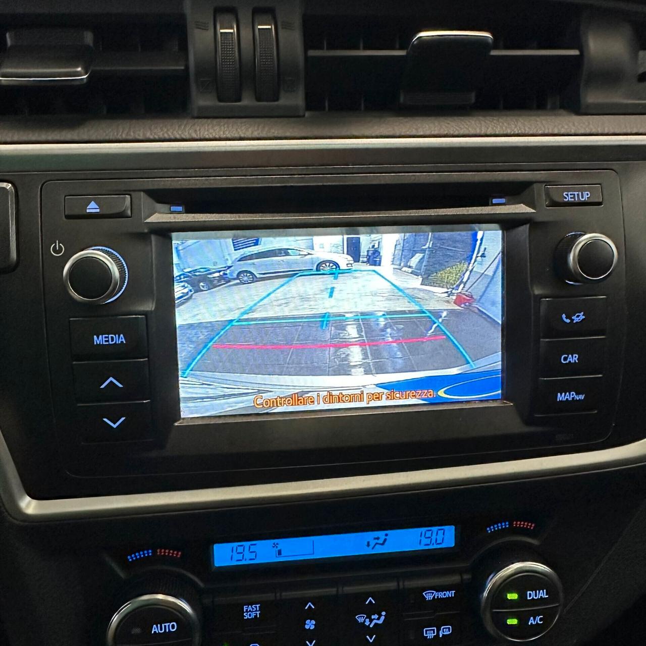 Toyota Auris 2.0 D-4D Lounge