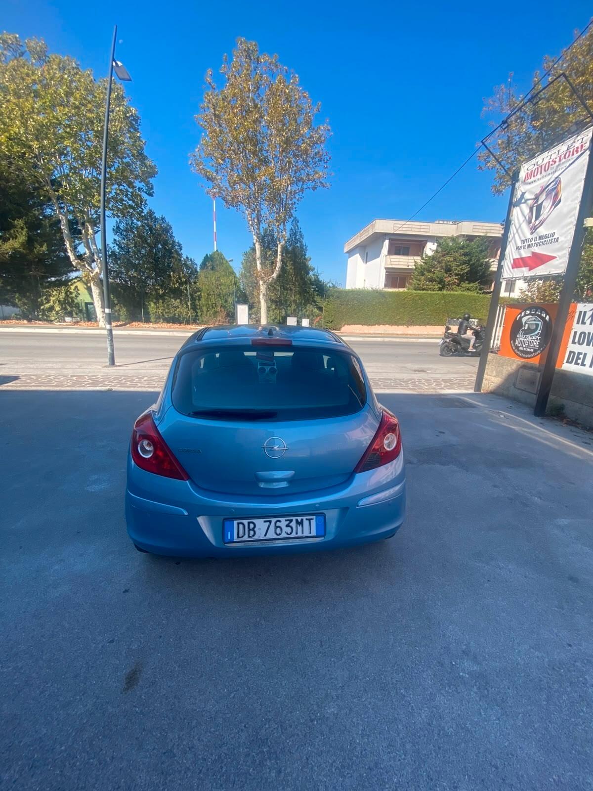 Opel Corsa 1.2 3 porte Sport