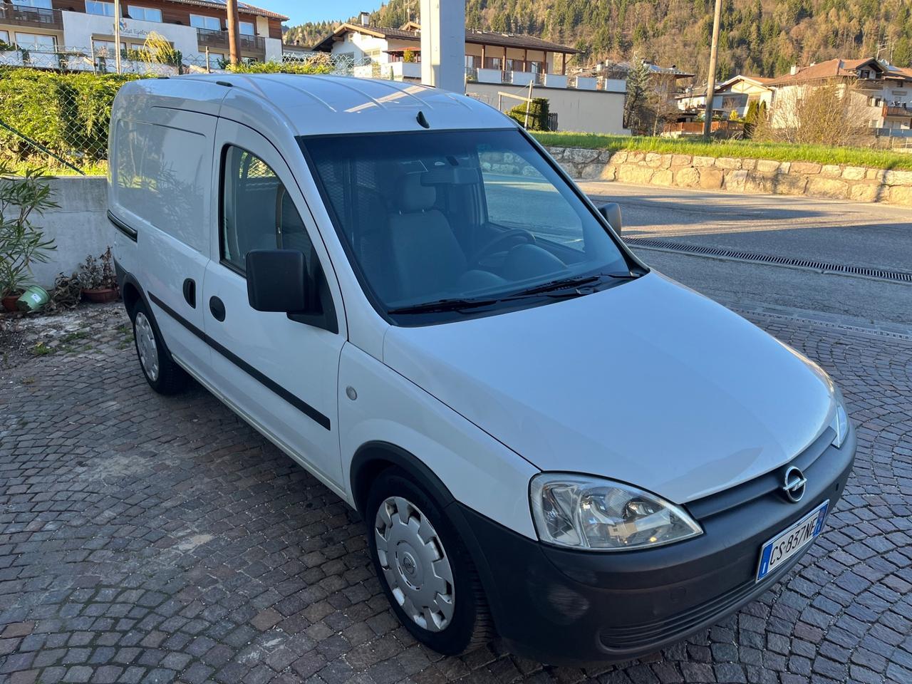 Opel Combo 1.7 CDTI 101CV 3p. Van