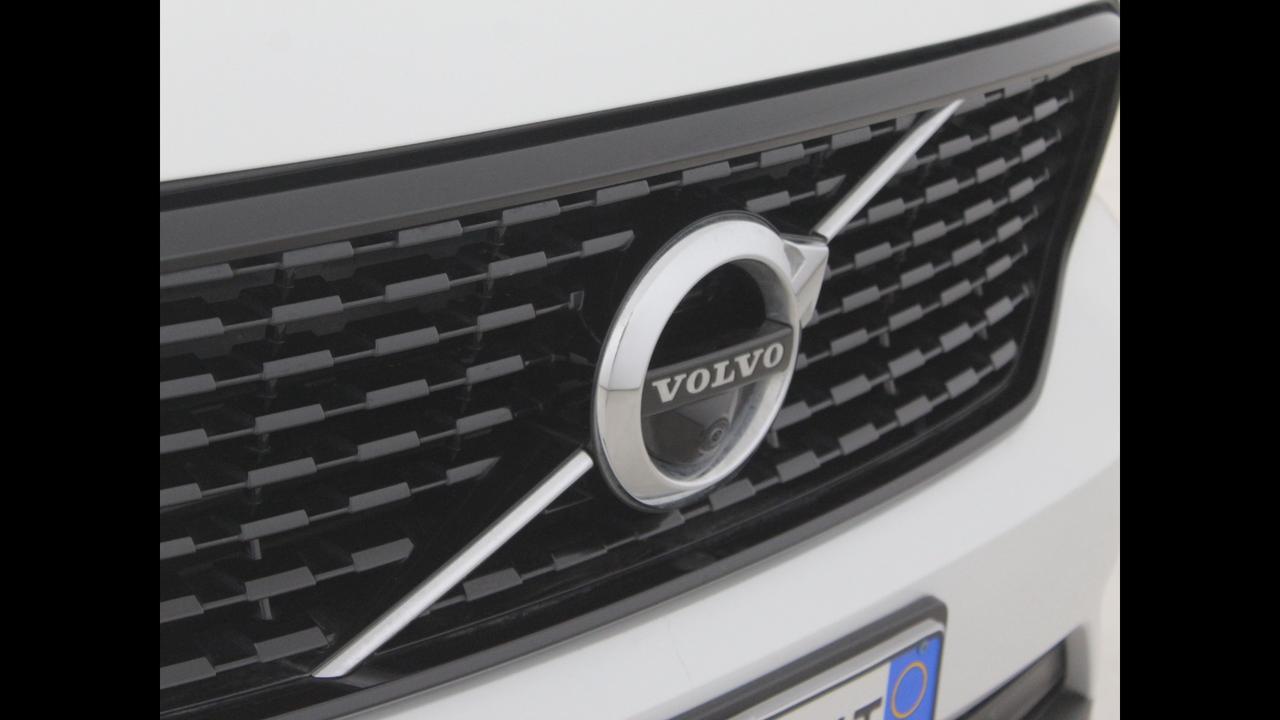 VOLVO XC40 - XC40 1.5 t5 phev R-design auto my21