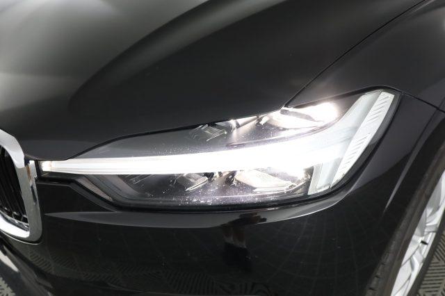 VOLVO XC60 XC60 B4 (d) automatico Momentum