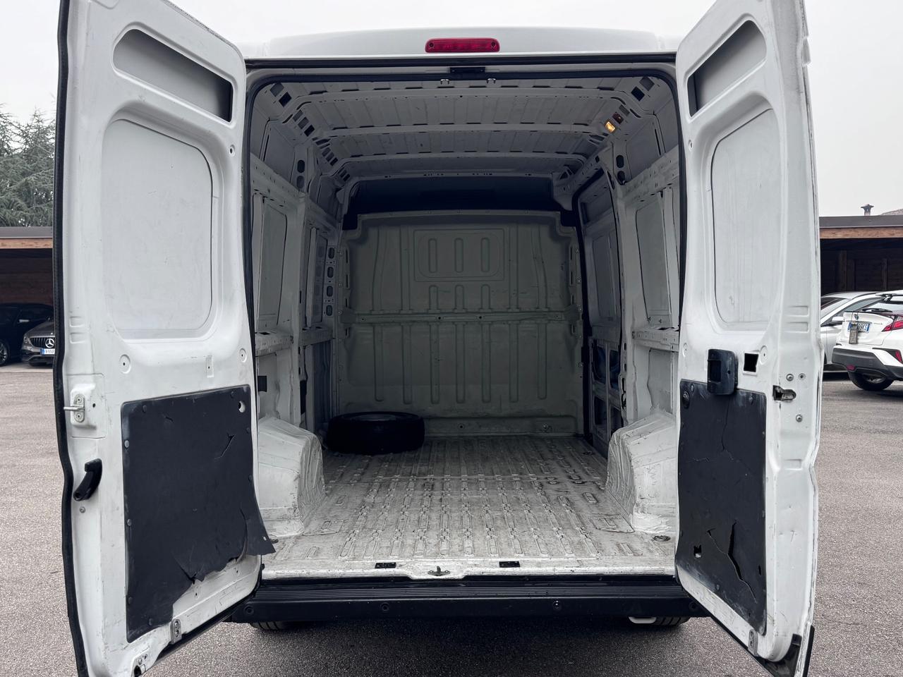 Peugeot Boxer 330 L2H2 2.2 BlueHDi 140cv S&S