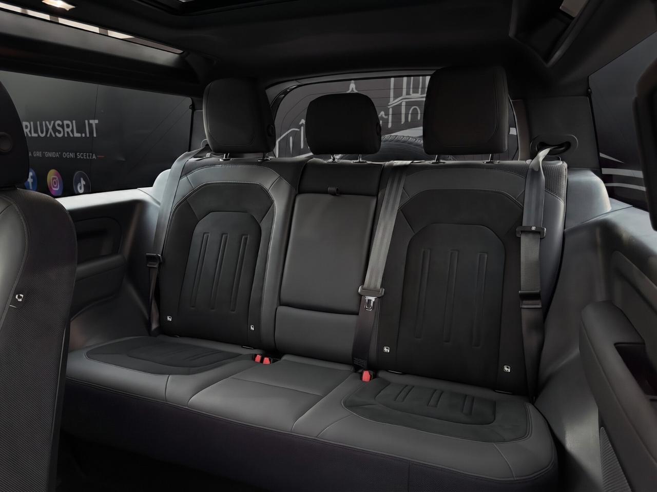 Land Rover Defender 90 3.0d i6 X-Dynamic 200CV TETTO