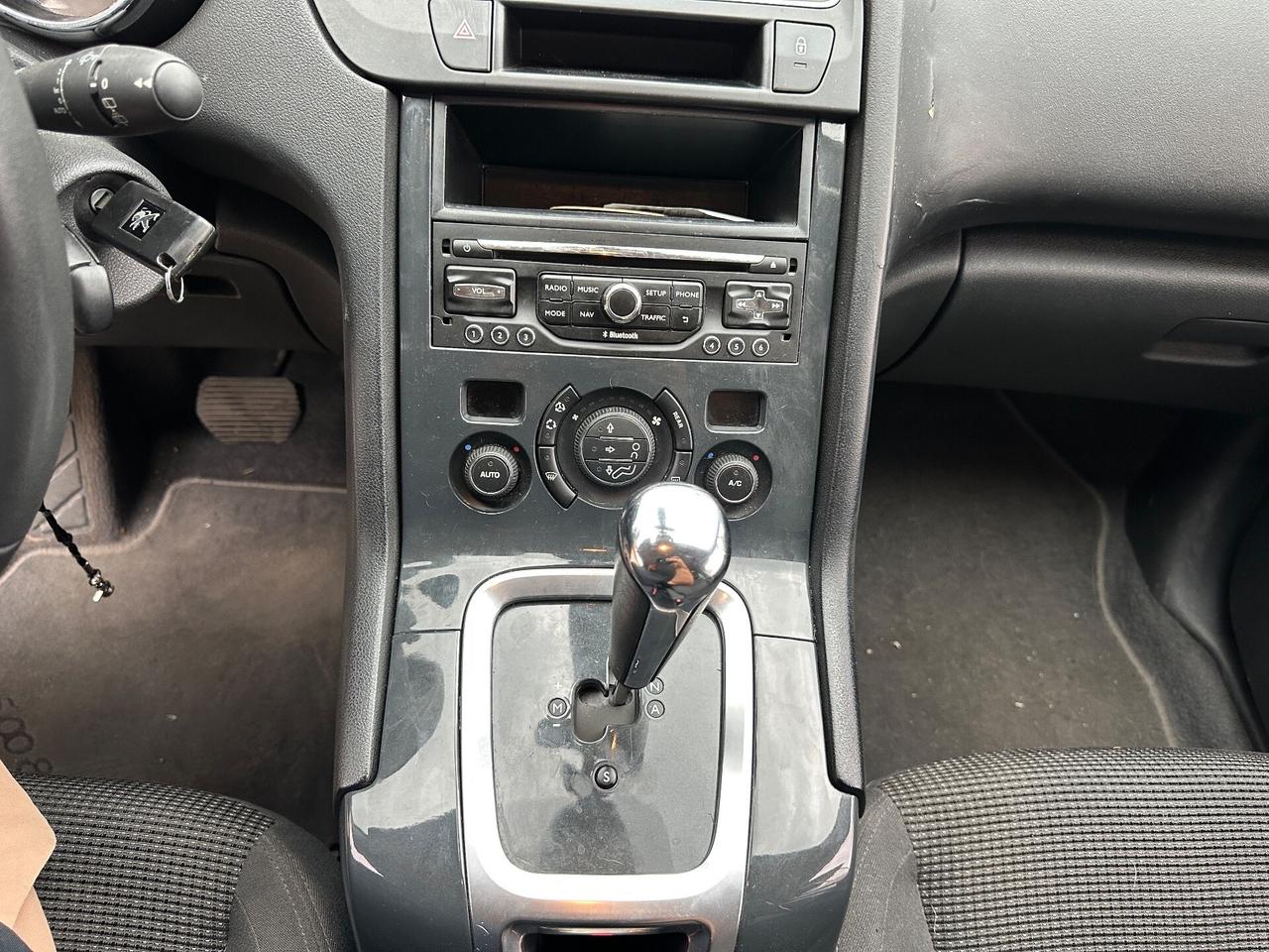 Peugeot 5008 1.6 e-HDi 115CV Stop&Start ETG6 Allur