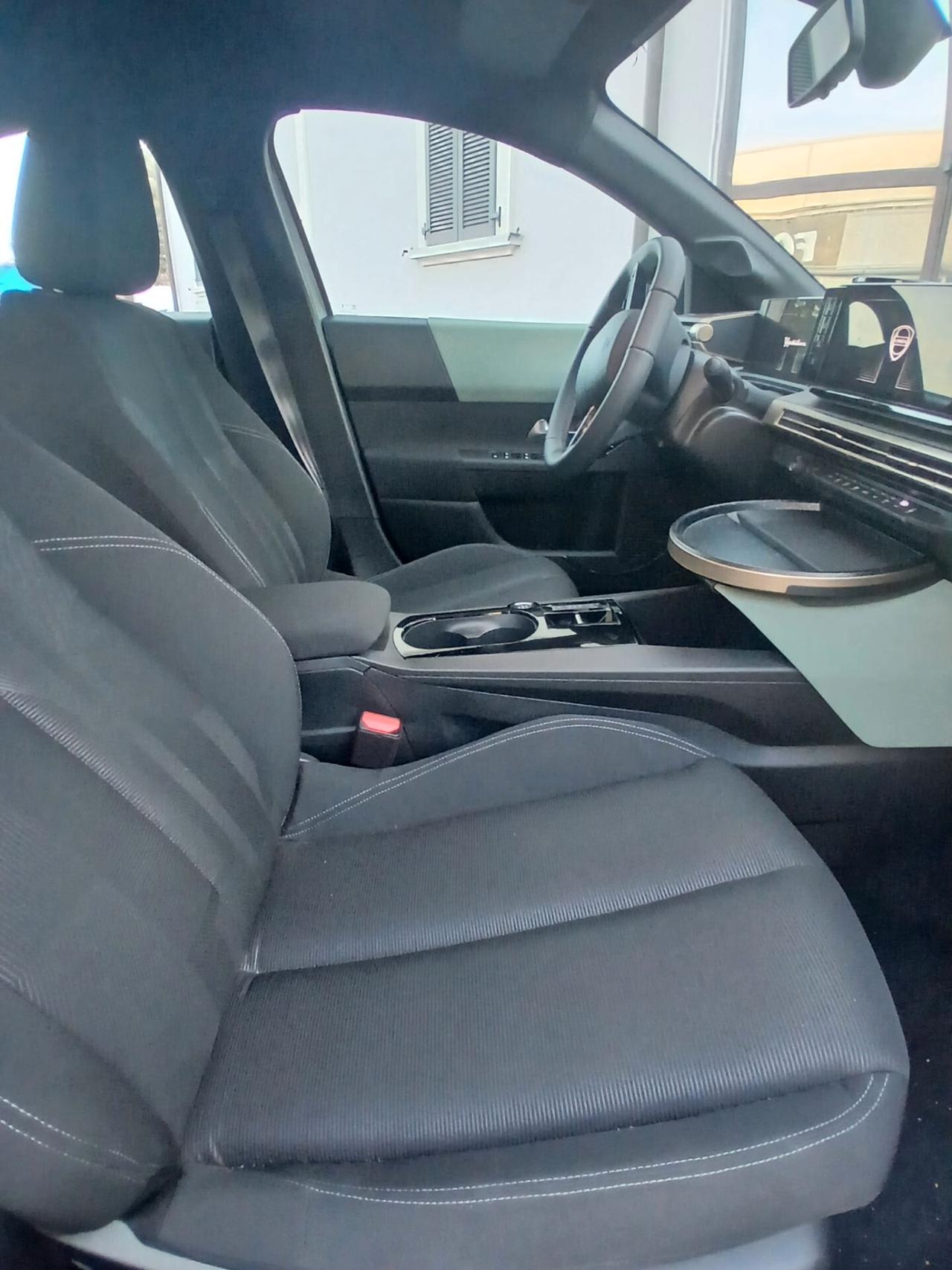 Lancia Ypsilon Hybrid e-DCT