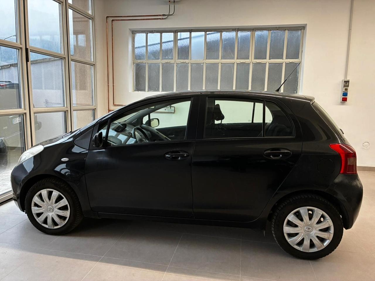 Toyota Yaris 1.3 BENZINA 5PORTE