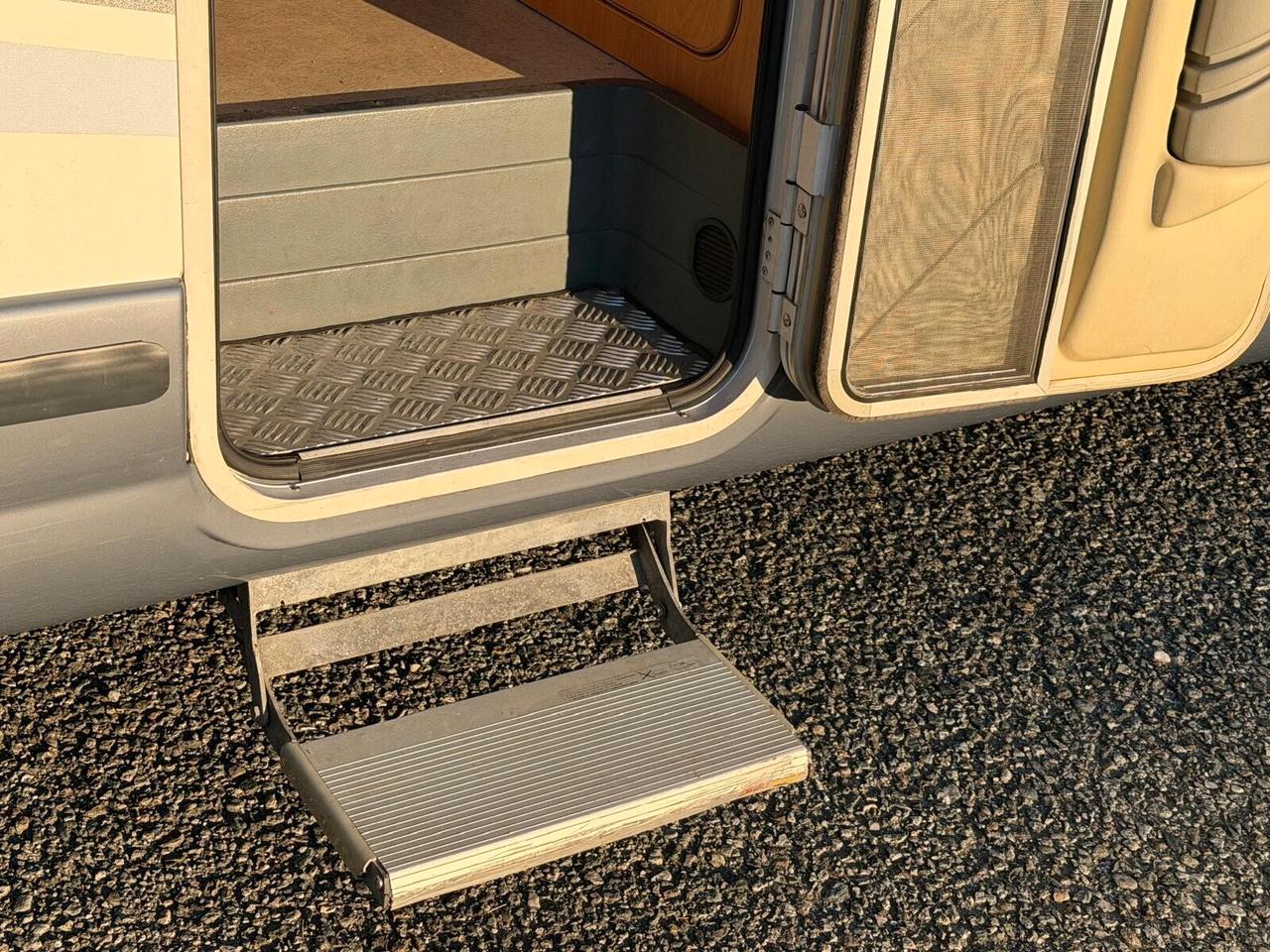 Ford TRANSIT mansardato
