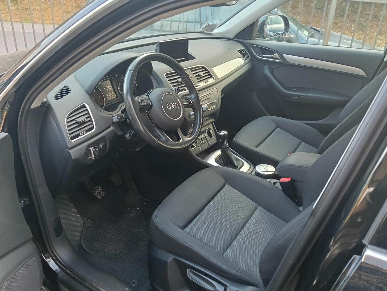 Audi Q3 2.0 TDI 120 CV Business