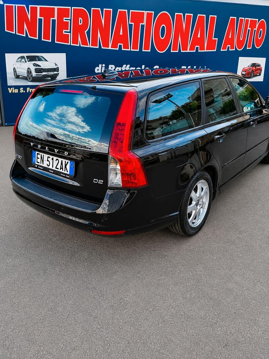 VOLVO V 50