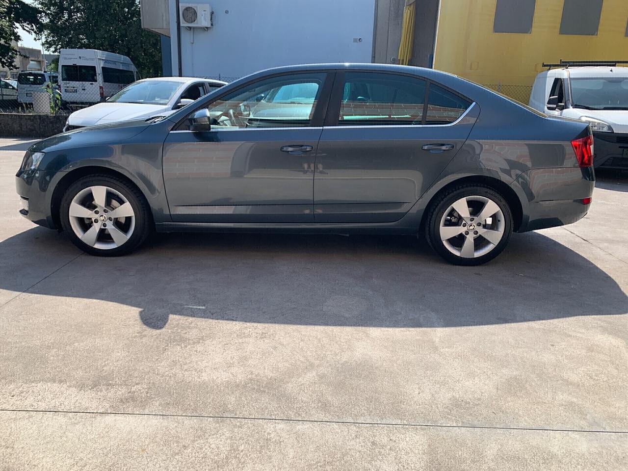 Skoda Octavia 1.6 TDI 105 CV DSG