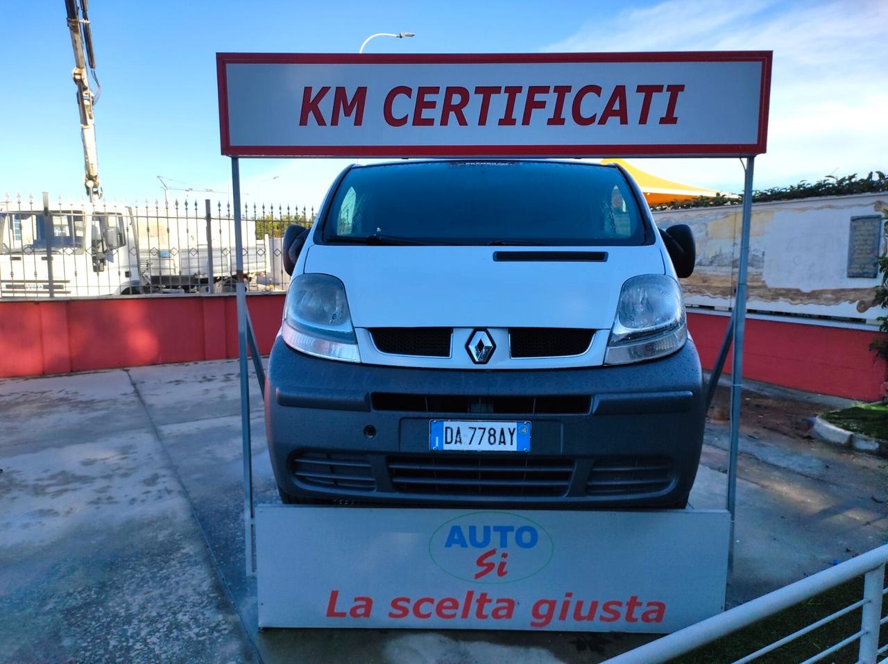 Renault Trafic 1.9 dCi - 80cv 9 POSTI