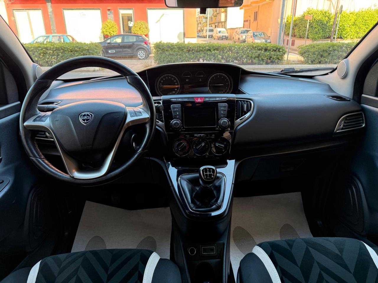 Lancia Ypsilon 1.2 69 CV 5 porte Gold