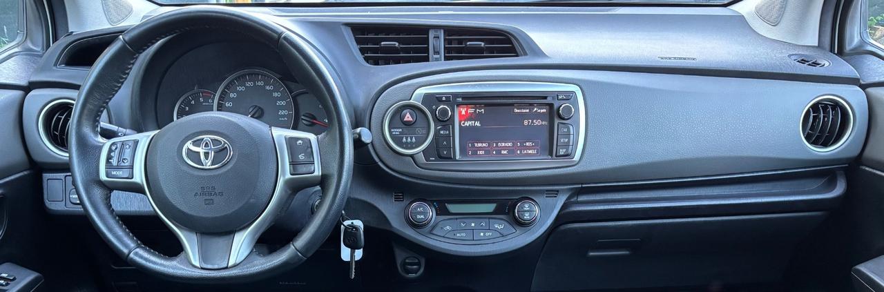 Toyota Yaris 1.4 D-4D 5 porte Lounge OK NEOPATENTATI