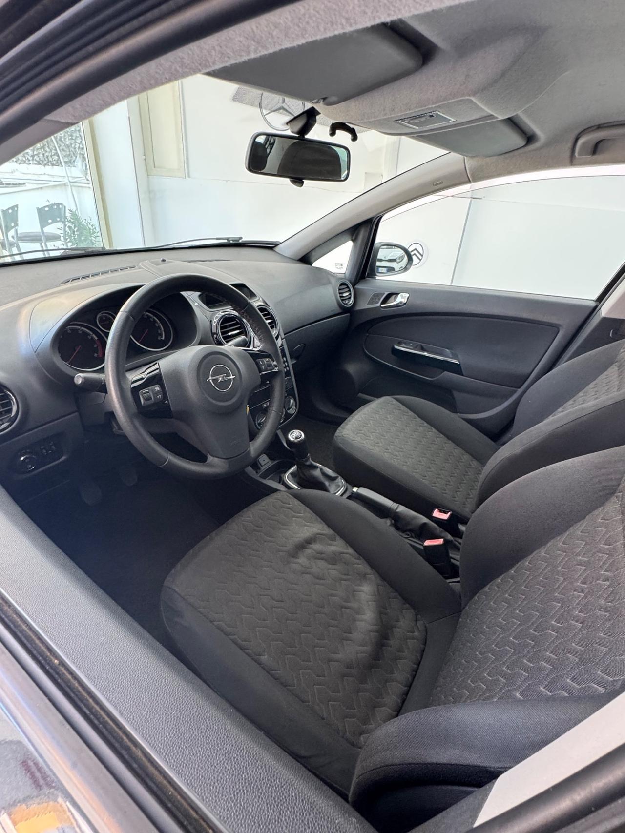 Opel Corsa 1.2 5 porte Sport