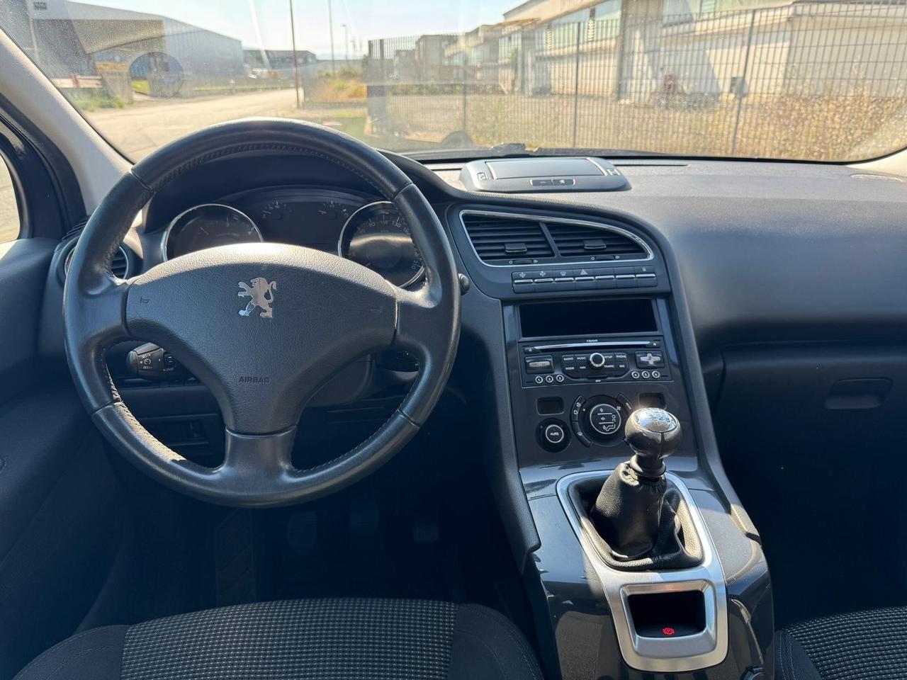 Peugeot 5008 1.6 HDi 112CV Business. 7 posti