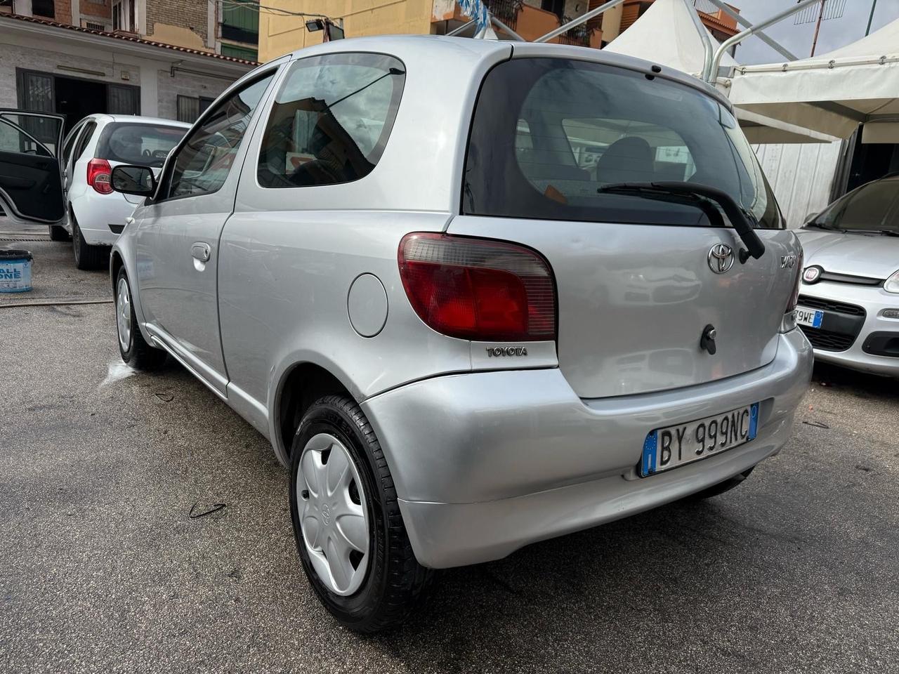 Toyota Yaris 1.0 benzina 2003 169,000Km