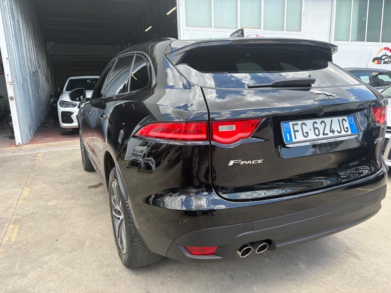 Jaguar F-Pace 2.0 D 180 CV R-Sport