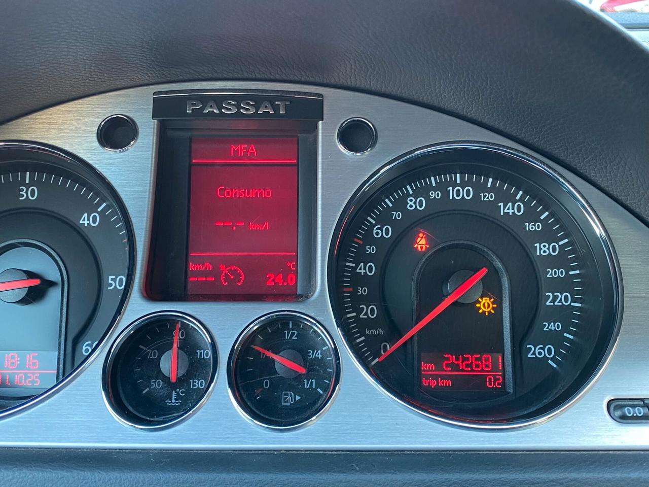 VOLKSWAGEN Passat SW 2.0 TDI UNIPRO'