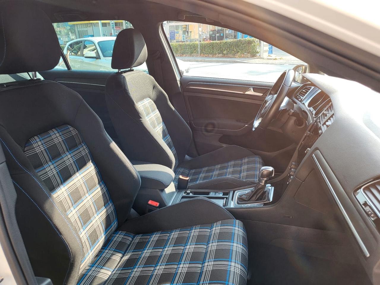 Volkswagen Golf 1.4 GTE HYDRID 5p. TETTO