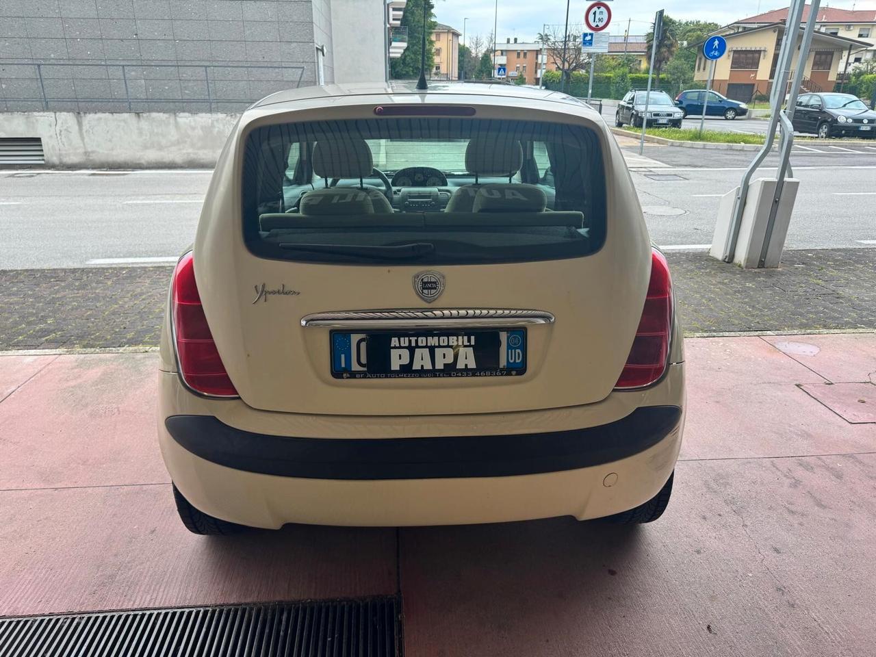 Lancia Ypsilon 1.2 16V Platino