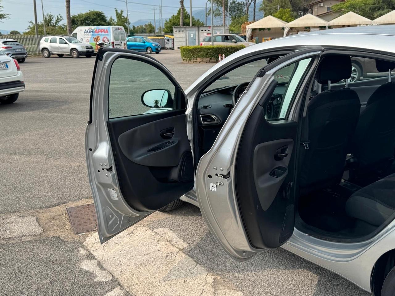 Lancia Ypsilon 1.2 GPL NEOPATENTATI 2014