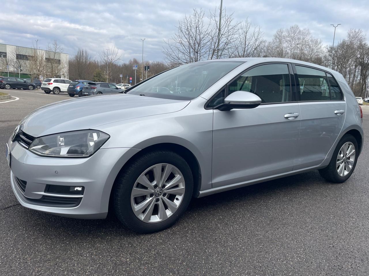 Volkswagen Golf 1.6 TDI 110 CV*Automatik*Neopatentati*