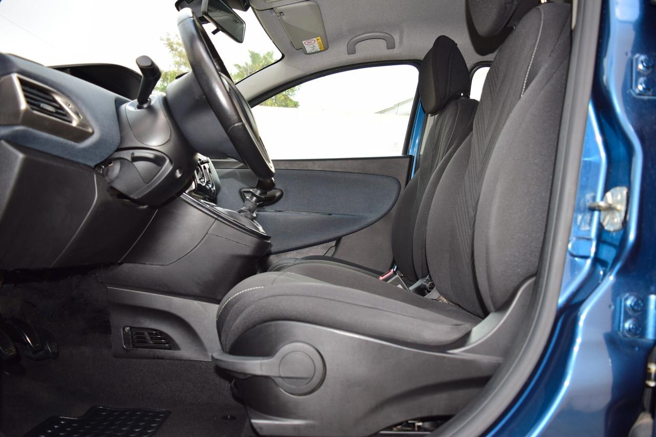 Lancia Ypsilon 1.0 Firefly Hybrid 70 cv Gold