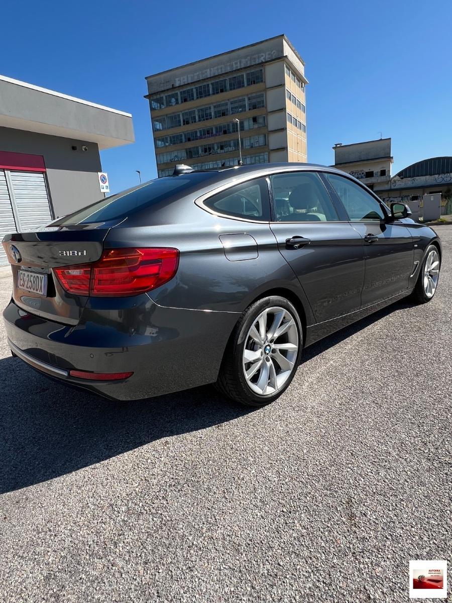 BMW - Serie 3 GT - 318d Turismo Luxury