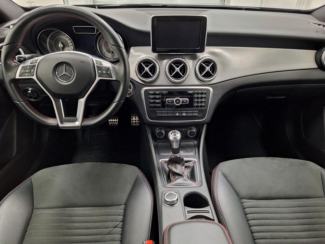 Mercedes-Benz GLA 200d 136cv Premium