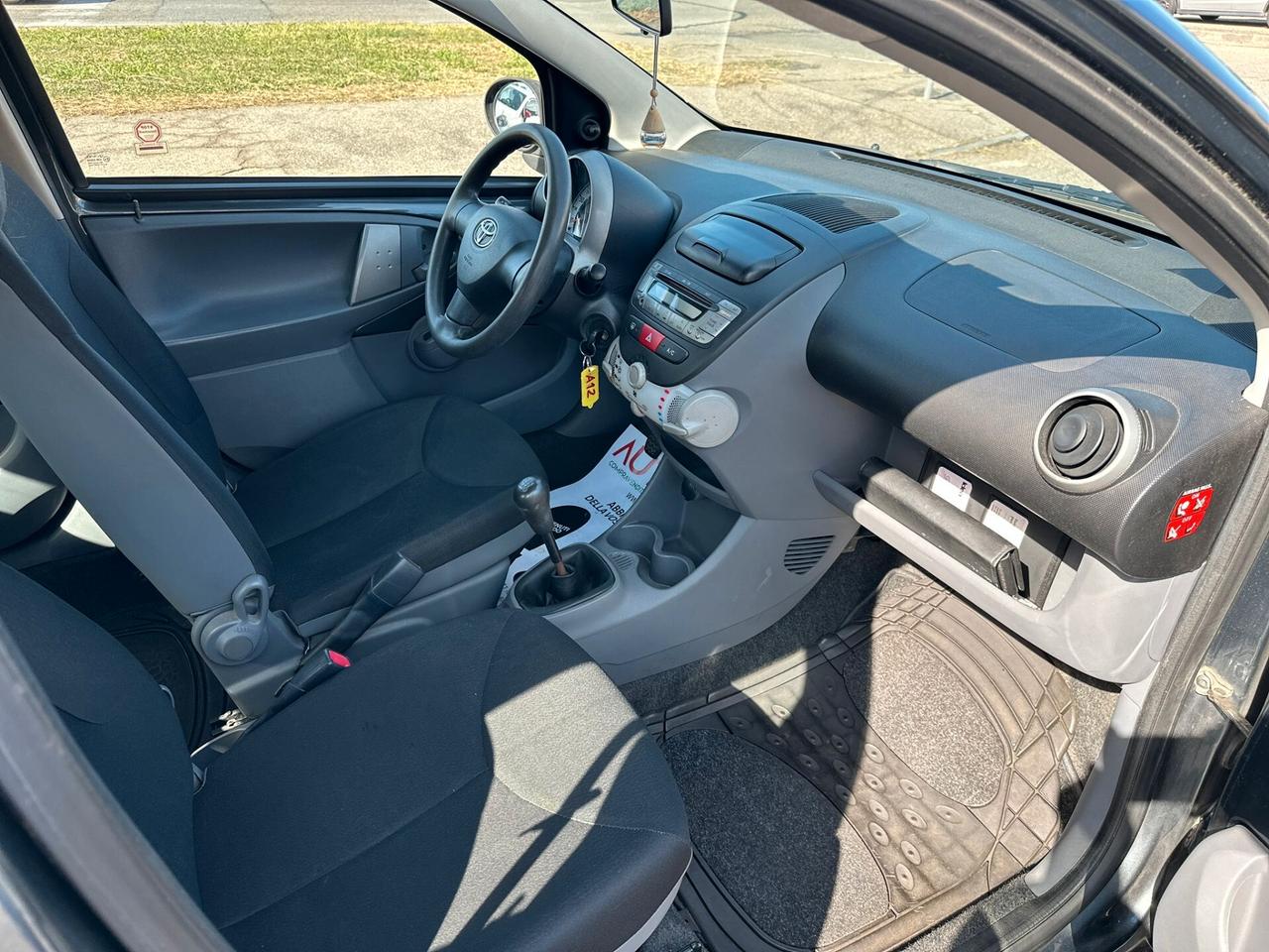 Toyota Aygo 1.0 12V VVT-i 5 porte Deep Ocean Connect