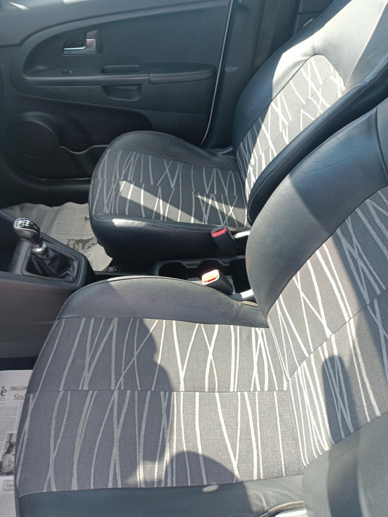 Kia Venga 1.4 CRDi 90CV COOL TETTO NAVI CAMERA