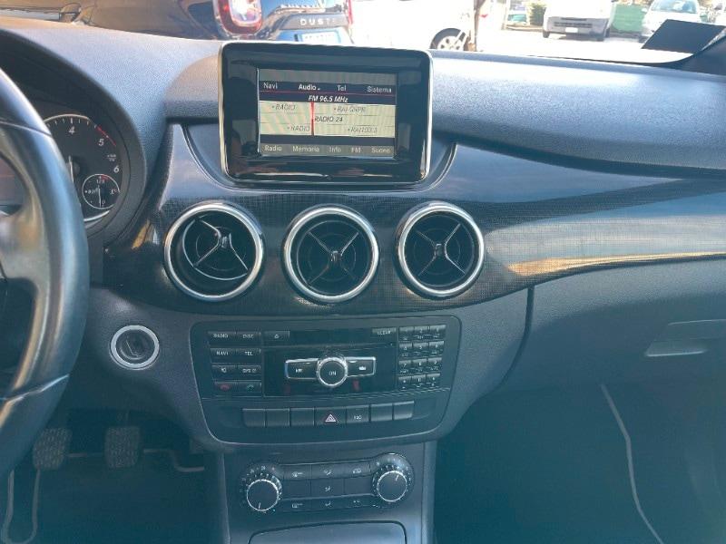 MERCEDES-BENZ B 180 d Premium