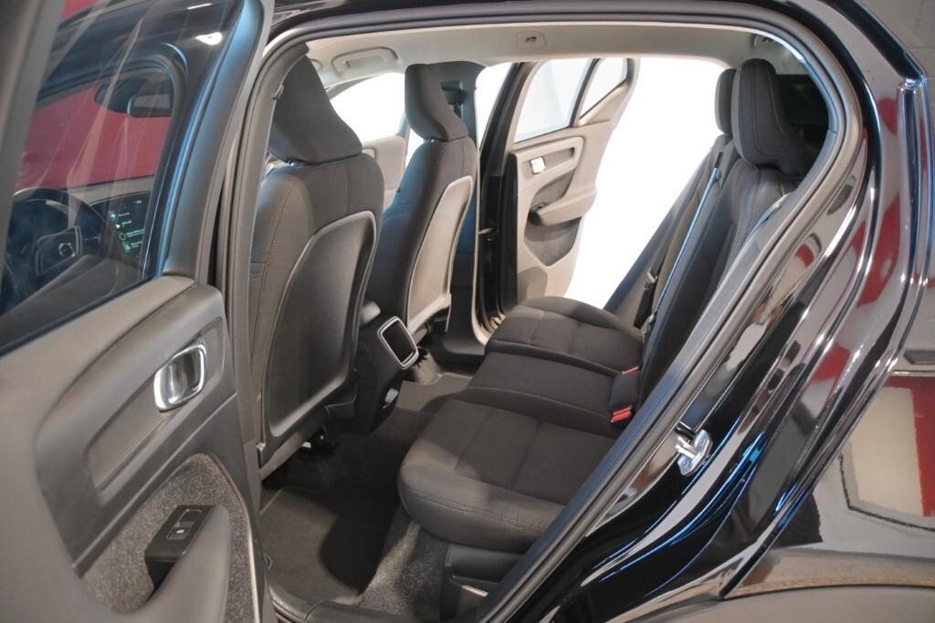 VOLVO XC40 D3 2.0 150CV MOMENTUM CORE