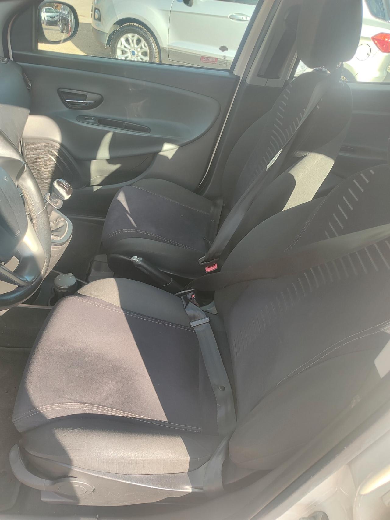 Lancia Ypsilon 1.2 69 CV 5 porte S&S Gold