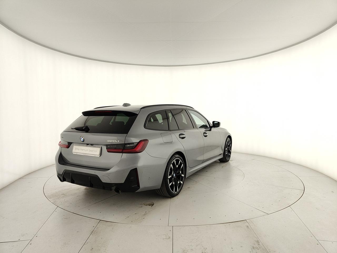 BMW 320d Touring mhev 48V xdrive MSport auto