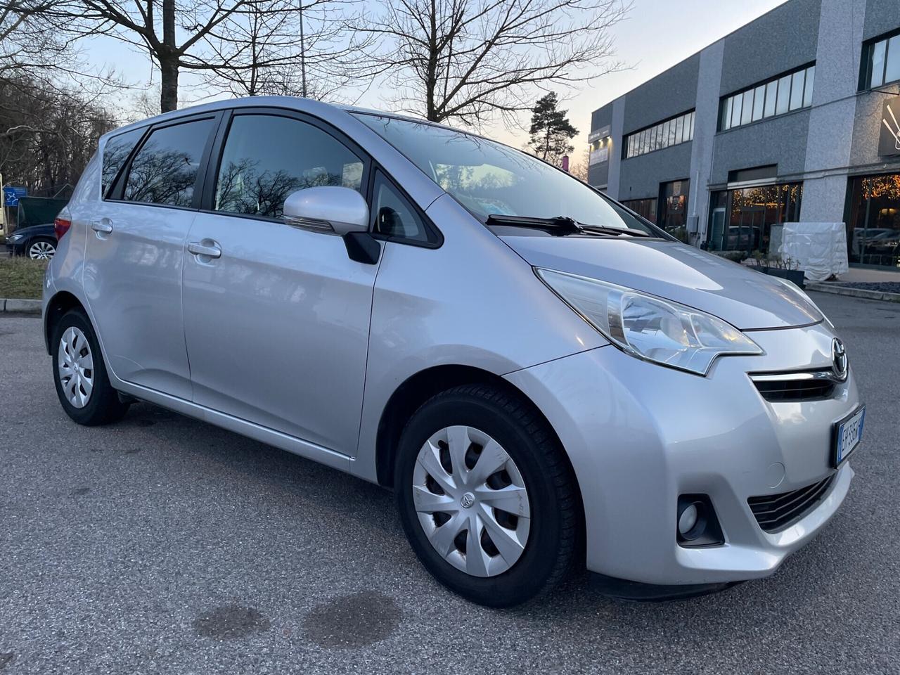 Toyota Verso-S 1.3 MT Active*Neopatentati*retrocamera*