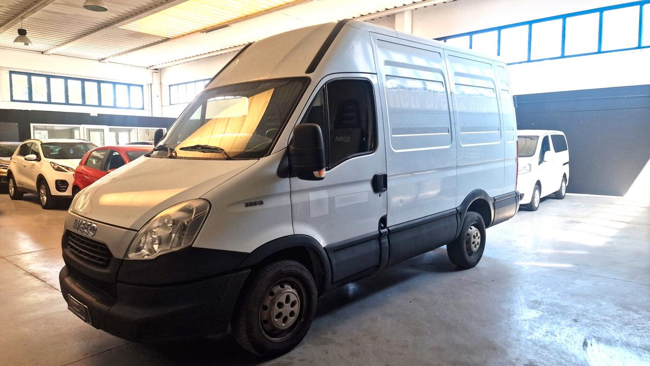 IVECO DAILY 33S13