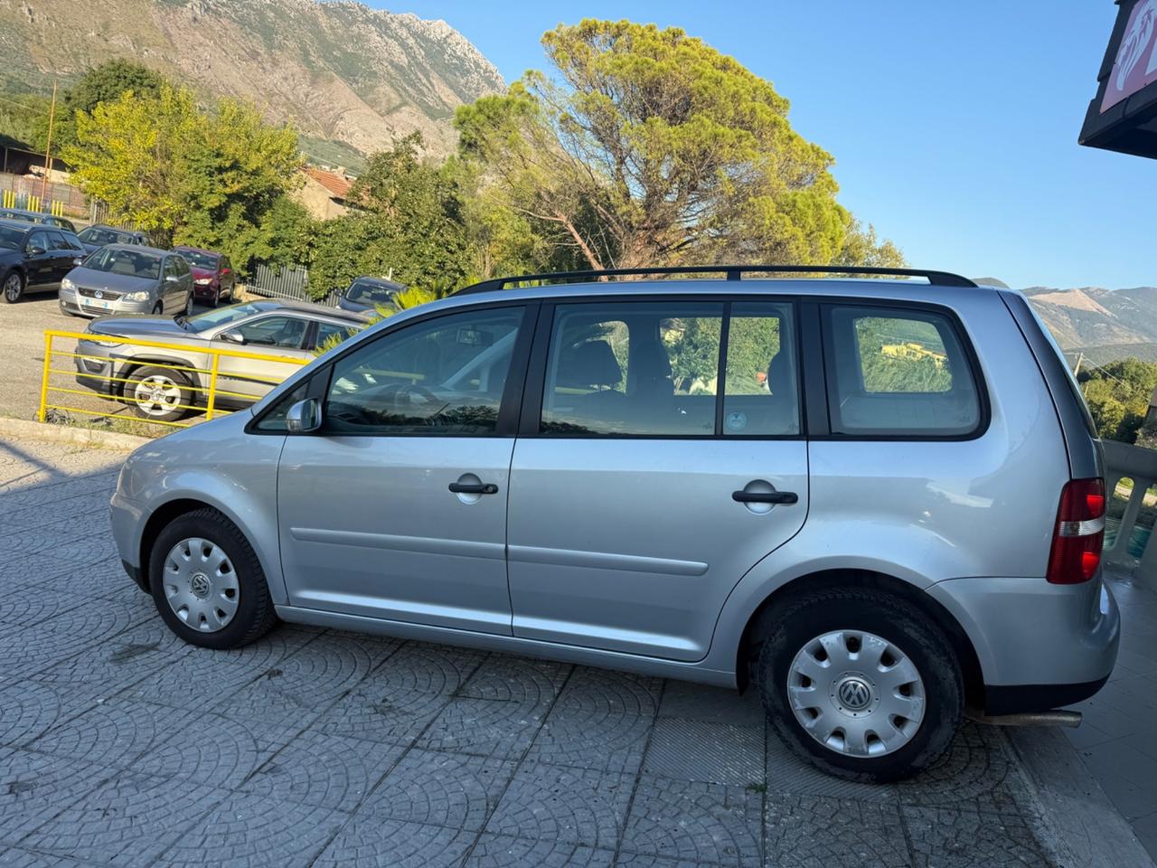 Volkswagen Touran 2.0 Highline Ecofuel garantita 12 mesi