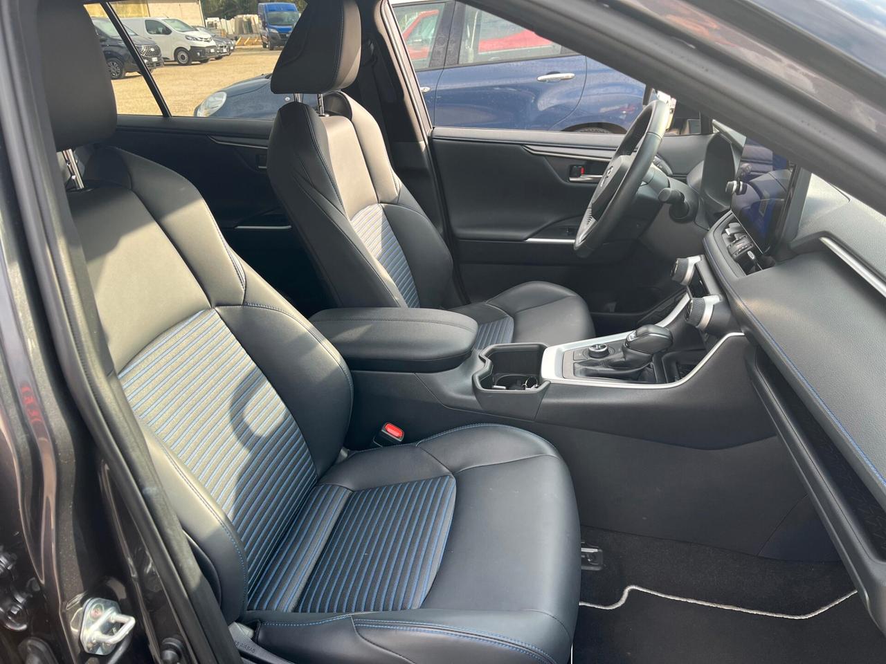 Toyota RAV 4 2,5 HV 222CV E-CVT STYLE AWD-i