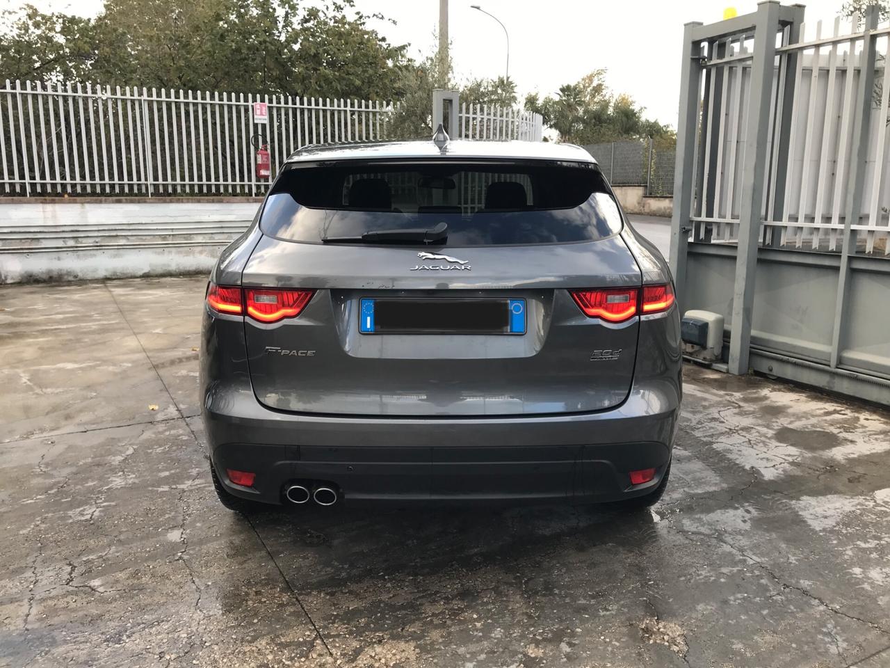 Jaguar F-Pace 2.0 D 180 CV AWD aut. R-Sport