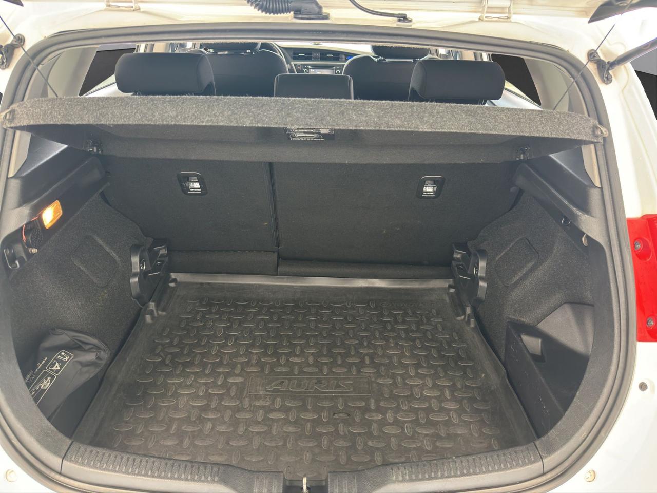 Toyota Auris 5p 1.8h Active+