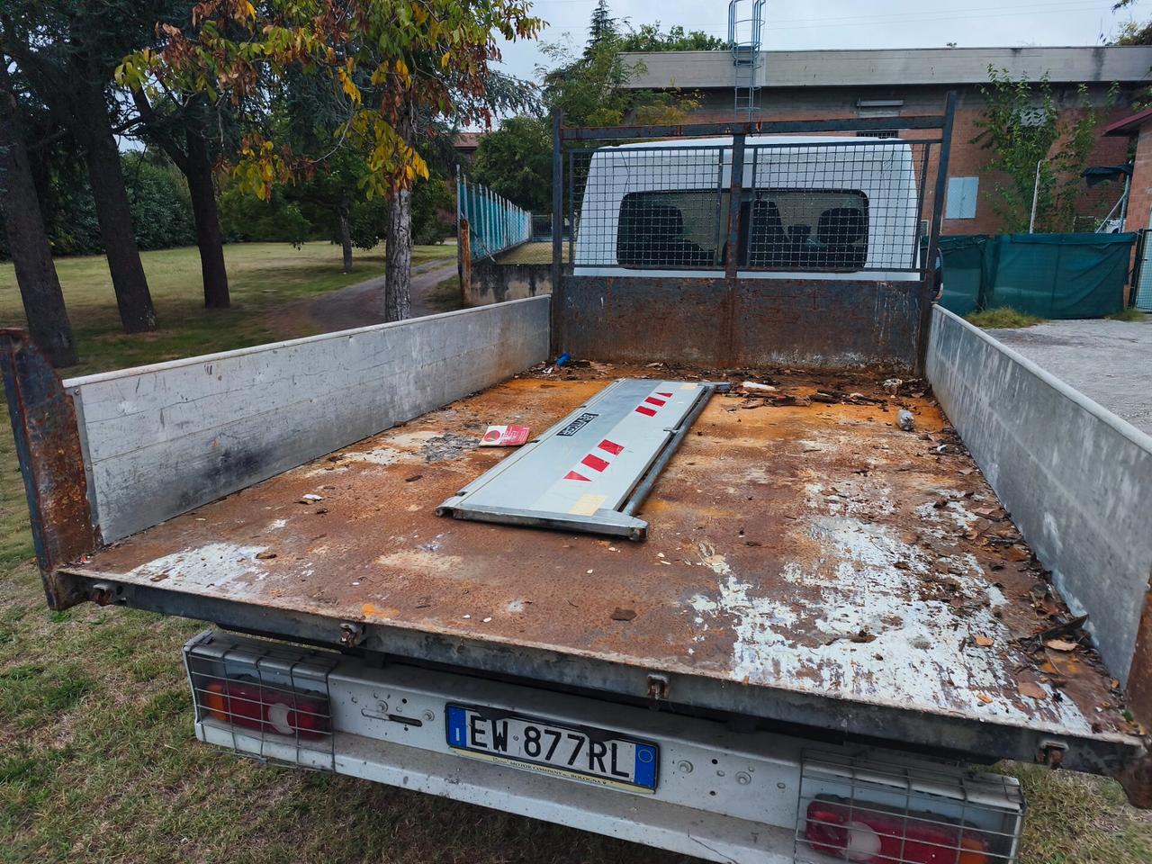 Renault trafic ribaltabile trilaterale